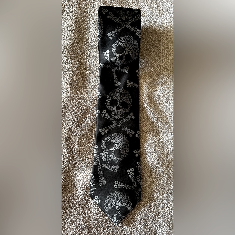Unique Murano Black Floral Skull Necktie